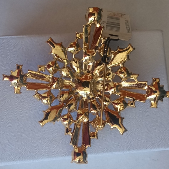 Trifari TM 1989 Jewels Of India Rhinestones Maltese Cross VTG Brooch - Picture 12 of 16